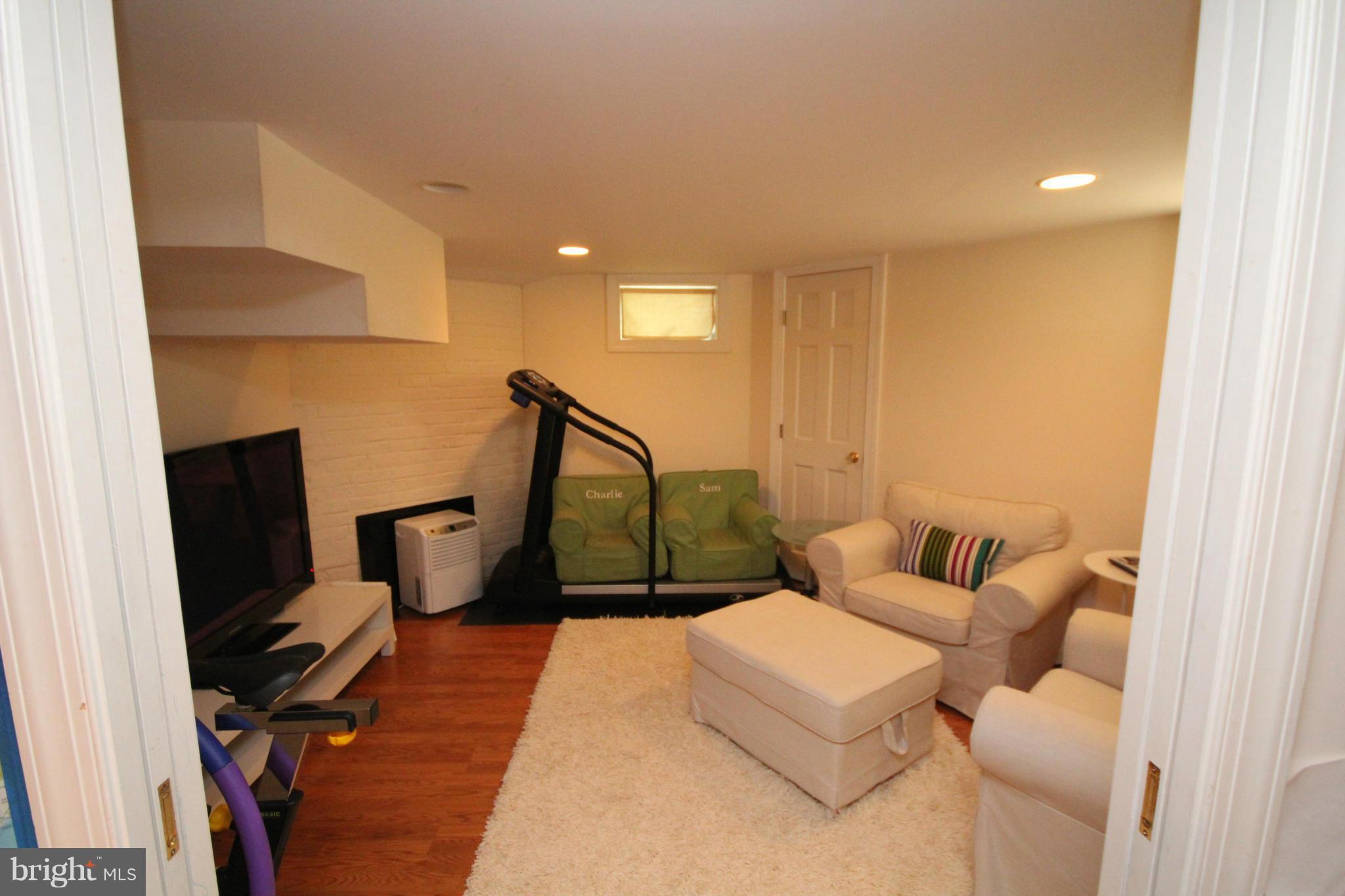 ROSEMONT - Residential Lease