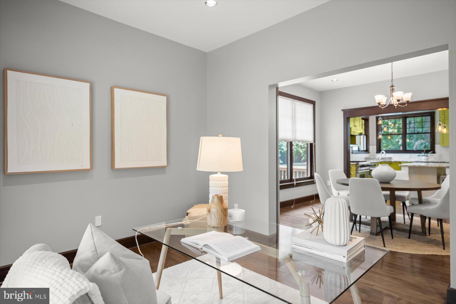 LORCOM GROVE - Residential