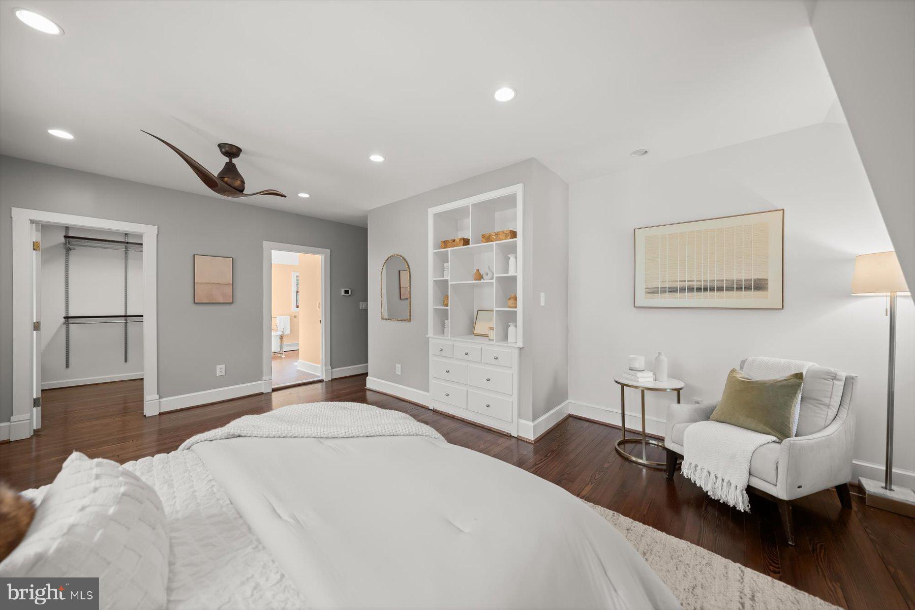 LORCOM GROVE - Residential