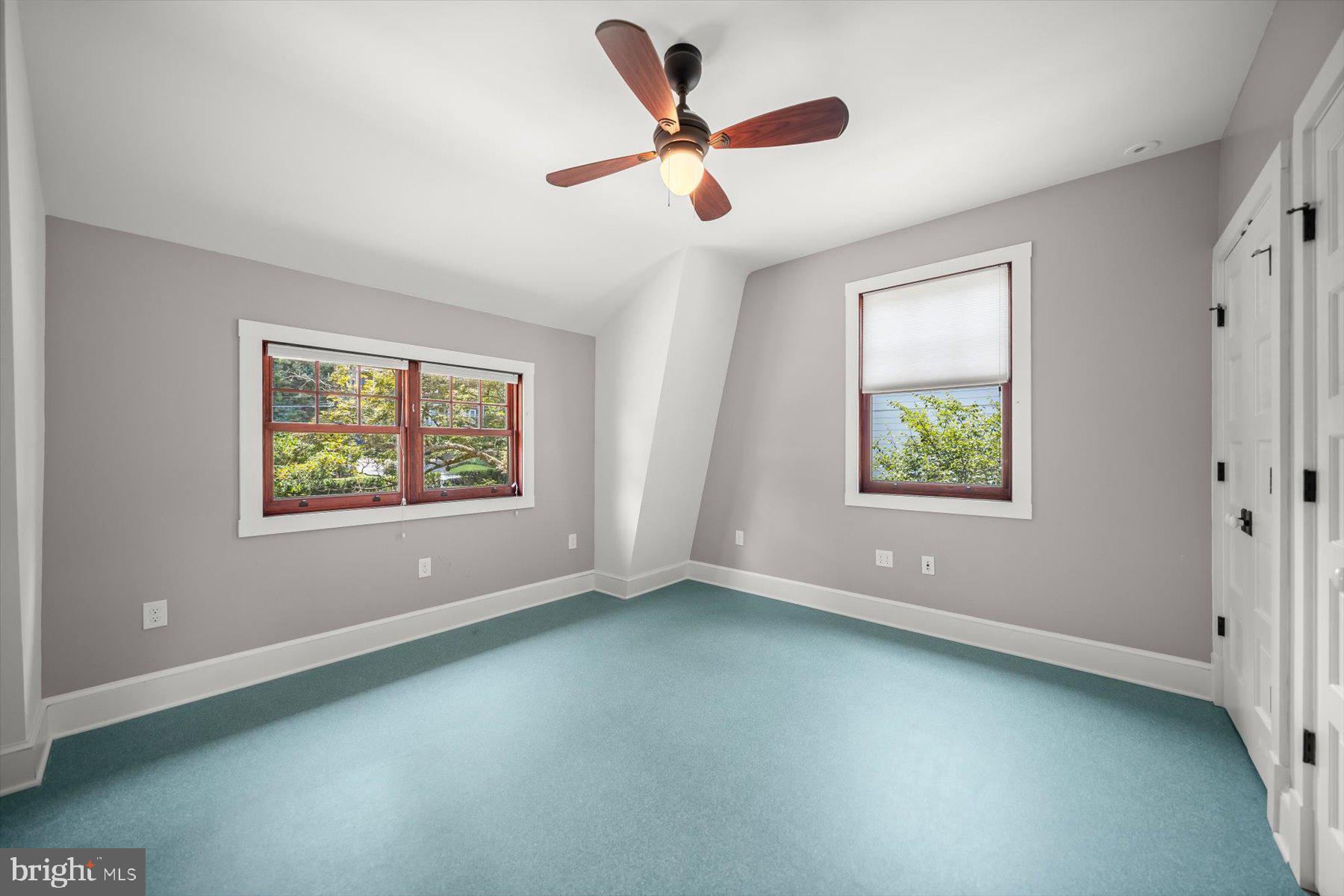 LORCOM GROVE - Residential