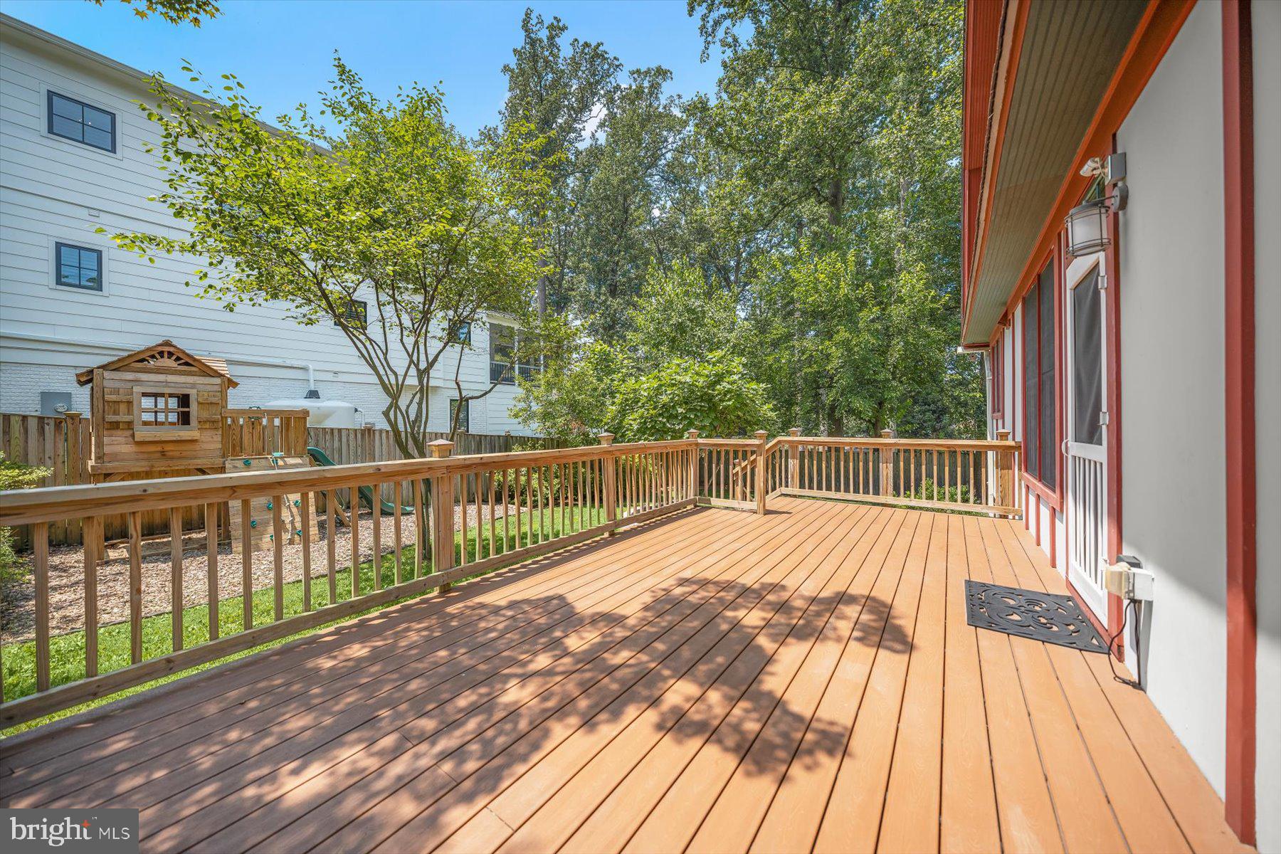 LORCOM GROVE - Residential