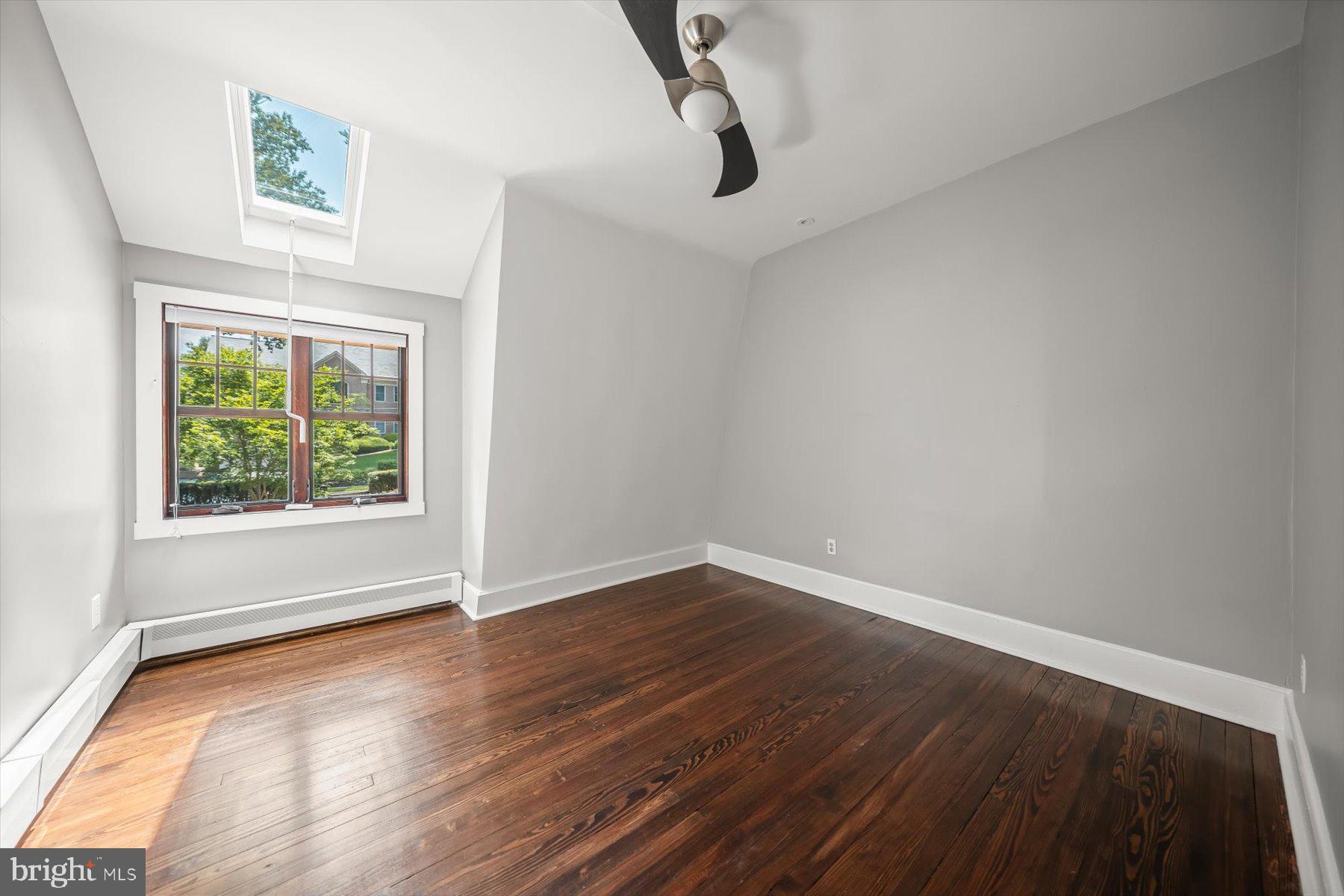 LORCOM GROVE - Residential