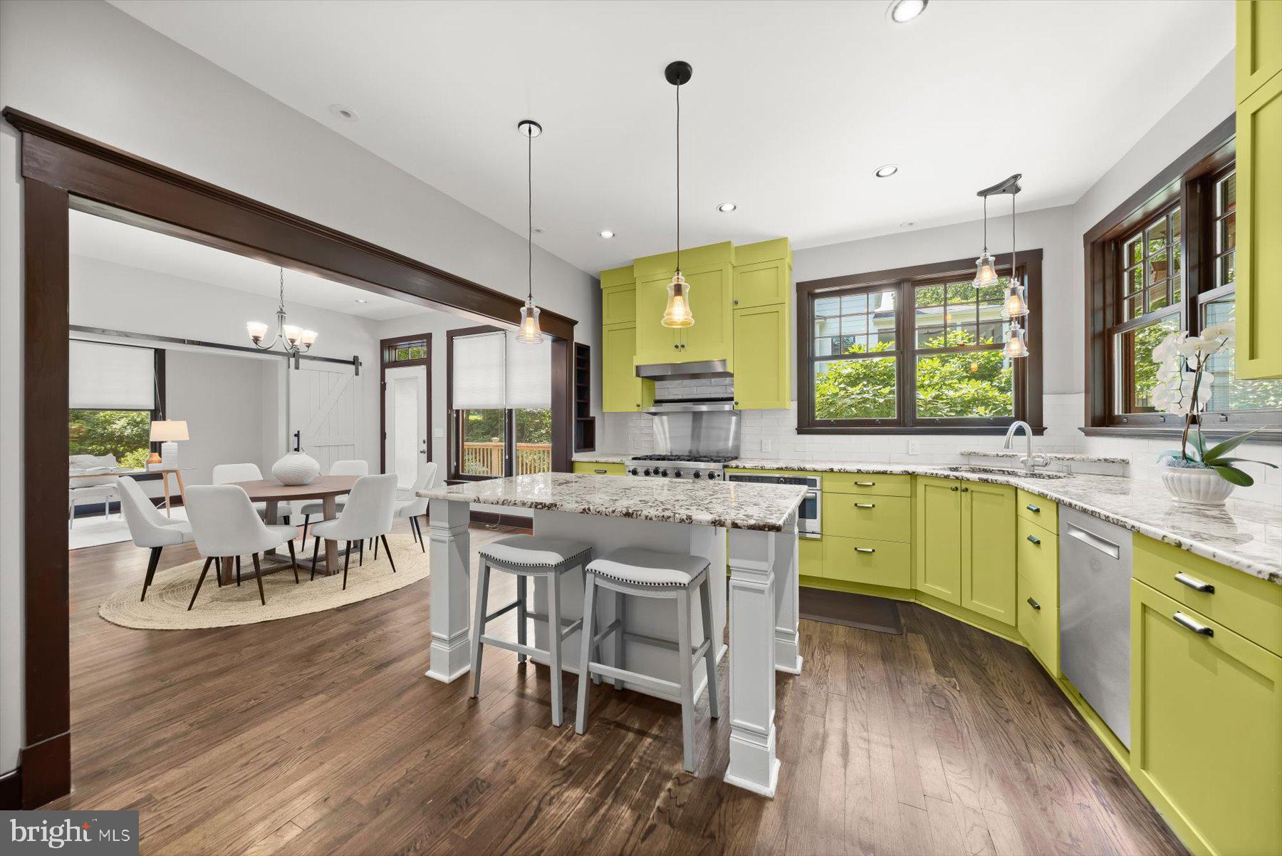 LORCOM GROVE - Residential