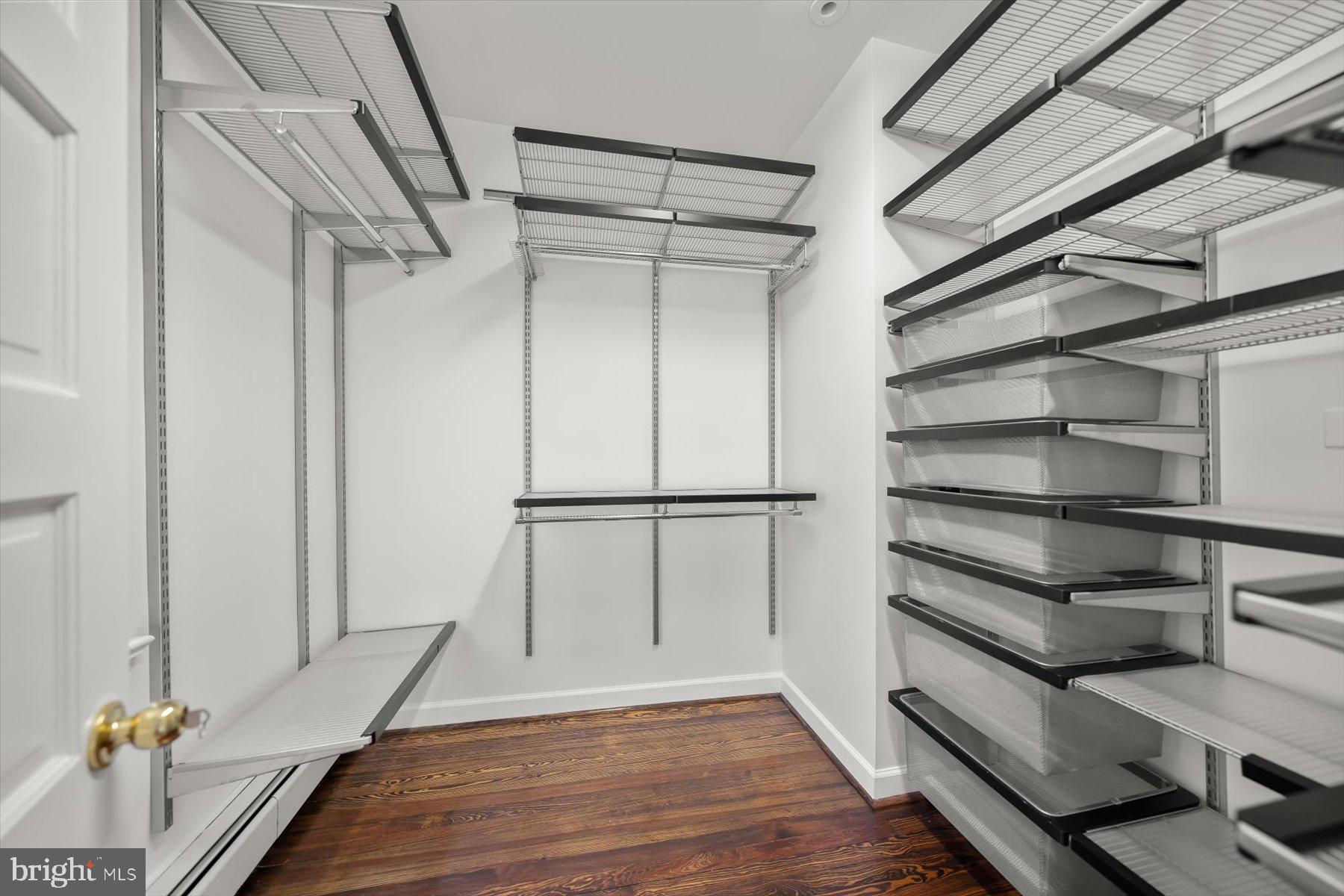 LORCOM GROVE - Residential