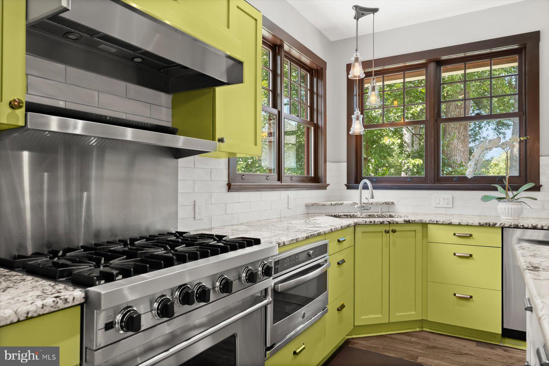 LORCOM GROVE - Residential