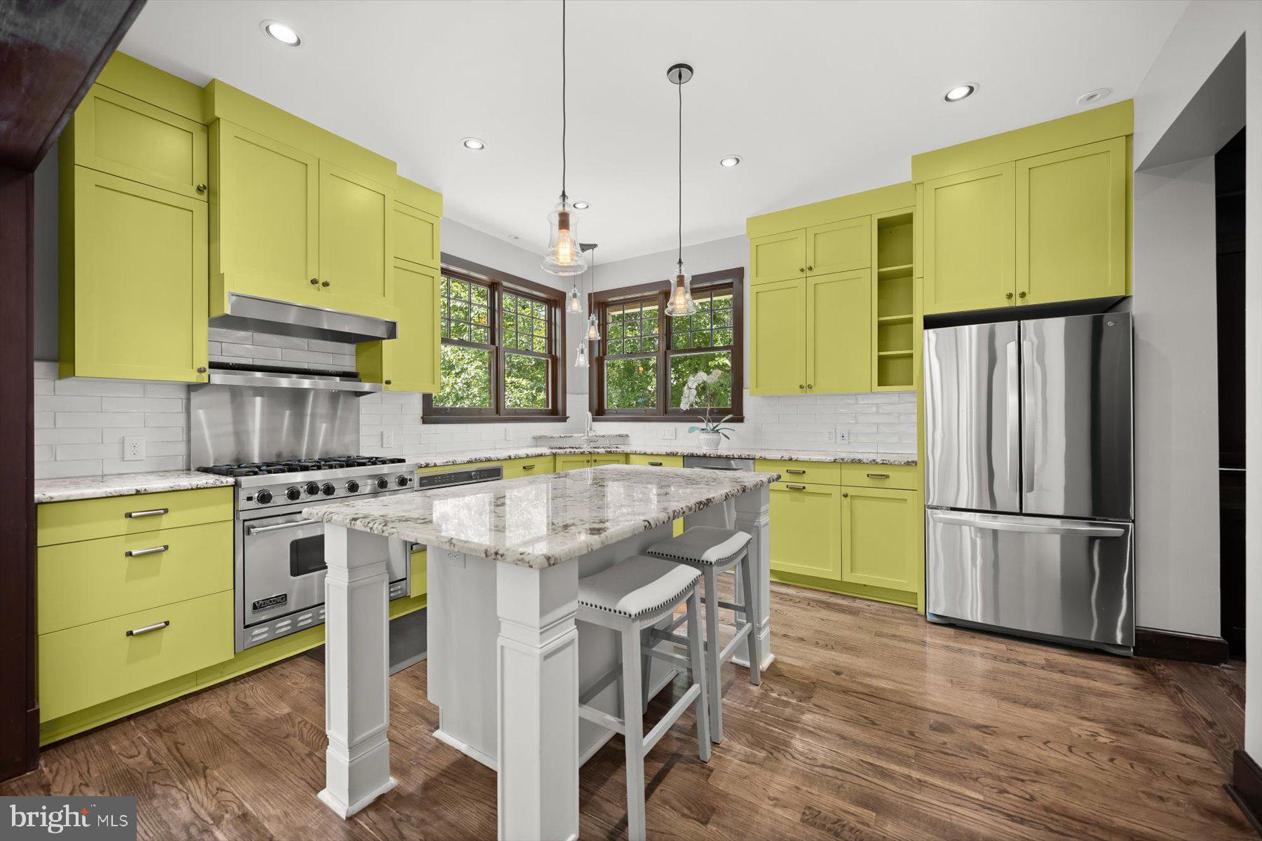 LORCOM GROVE - Residential