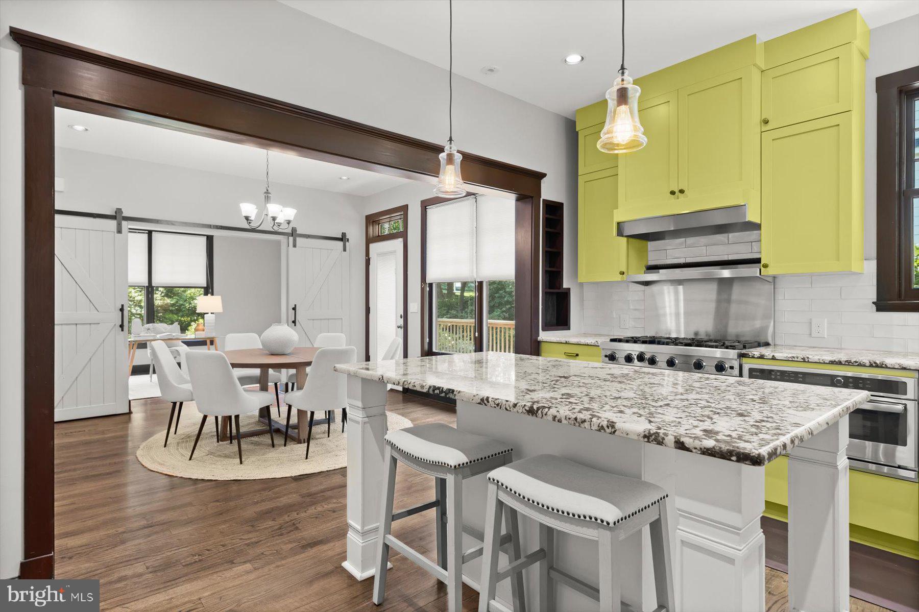 LORCOM GROVE - Residential