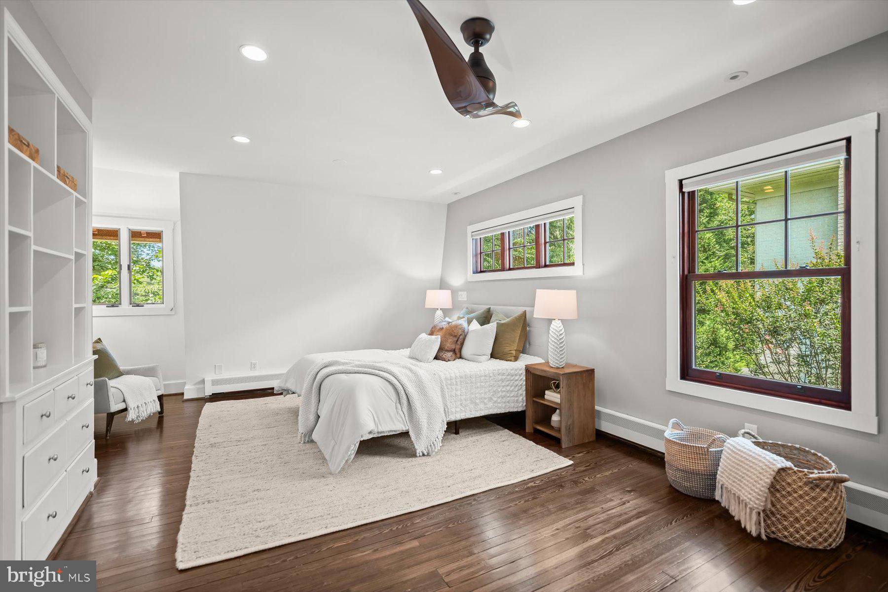 LORCOM GROVE - Residential