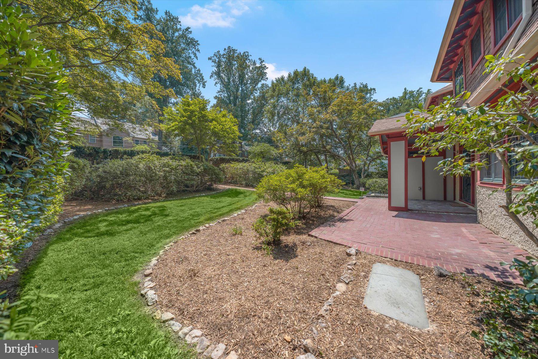 LORCOM GROVE - Residential