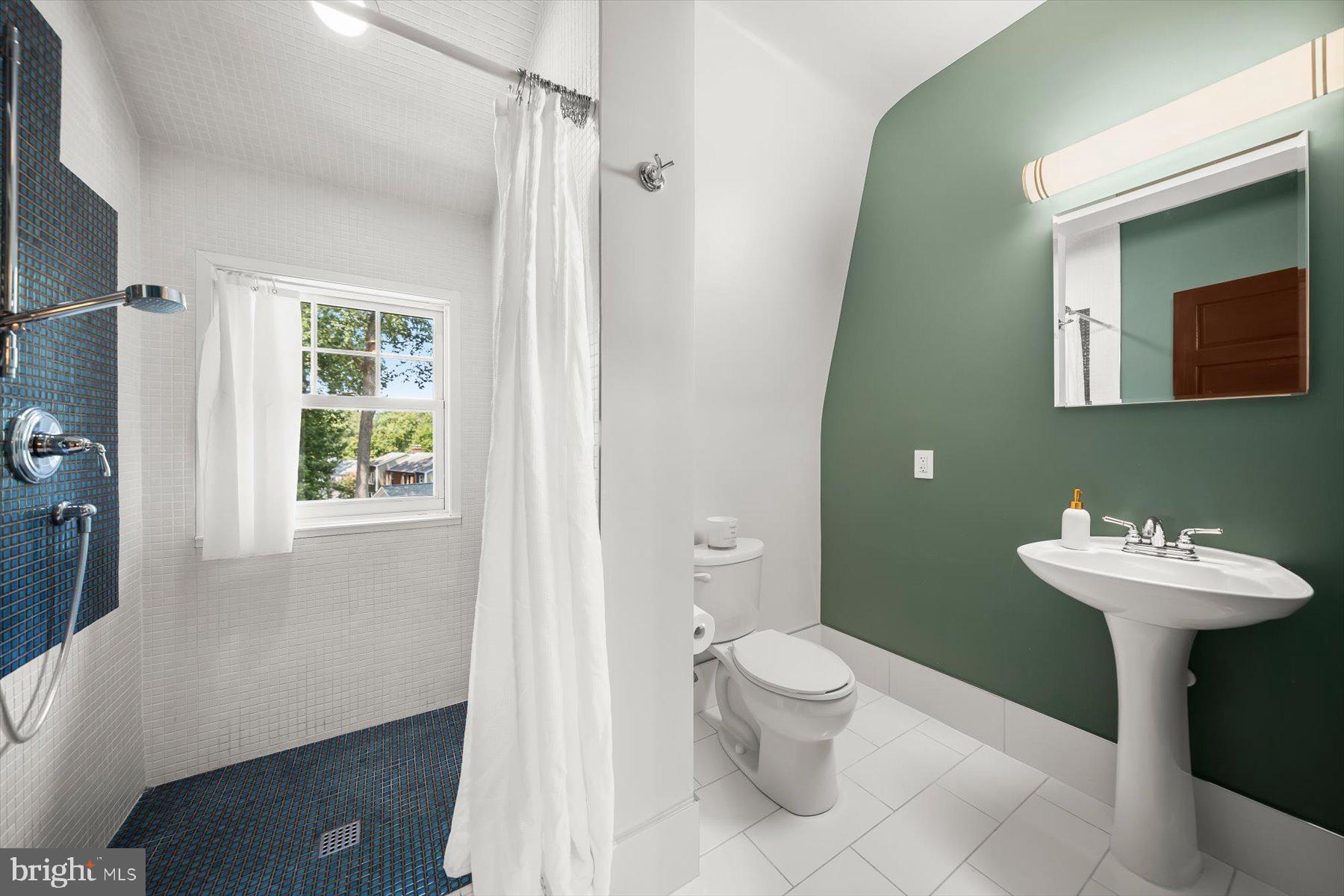 LORCOM GROVE - Residential