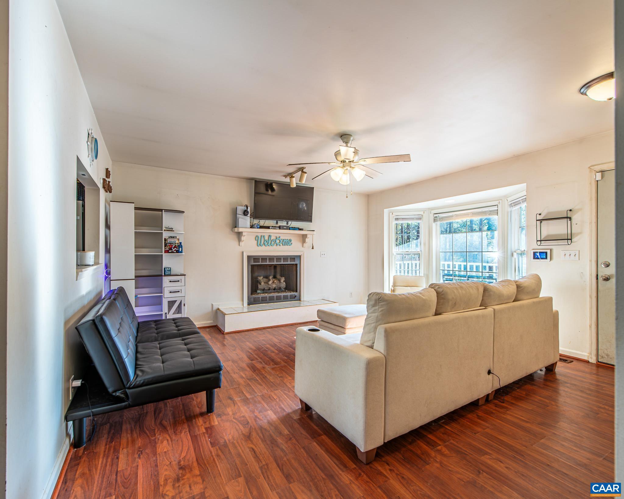 LAKE MONTICELLO - Residential