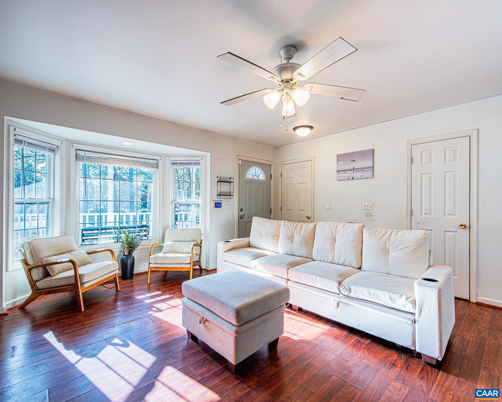 LAKE MONTICELLO - Residential