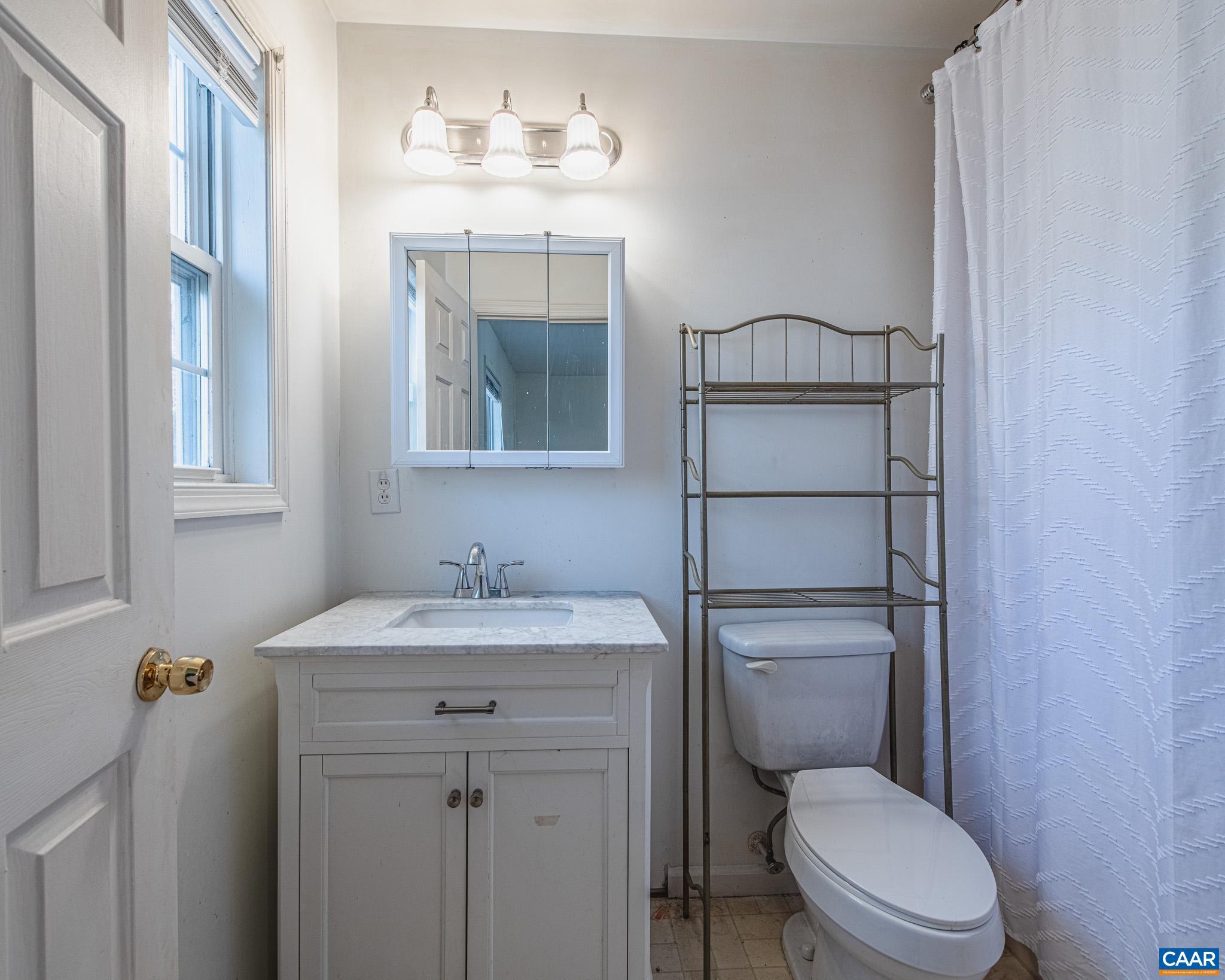 LAKE MONTICELLO - Residential