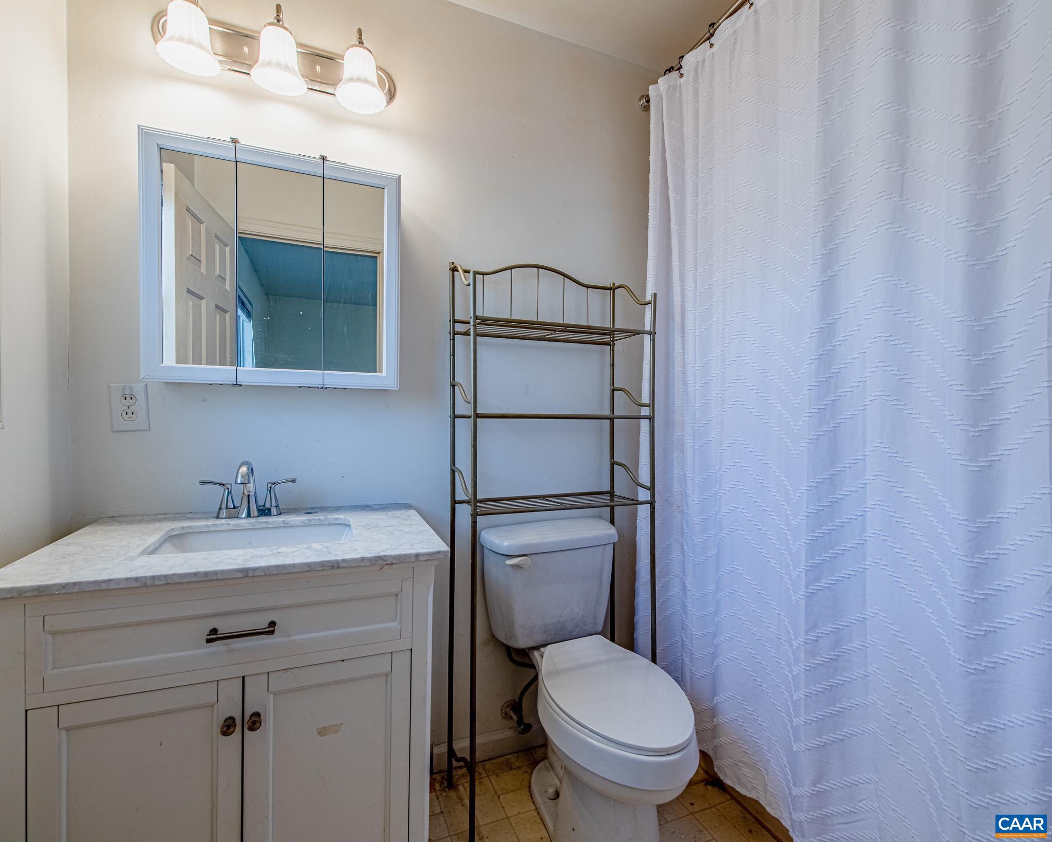 LAKE MONTICELLO - Residential