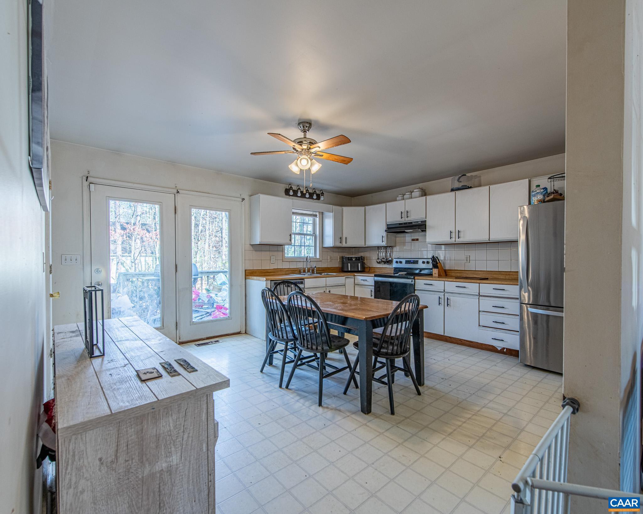 LAKE MONTICELLO - Residential