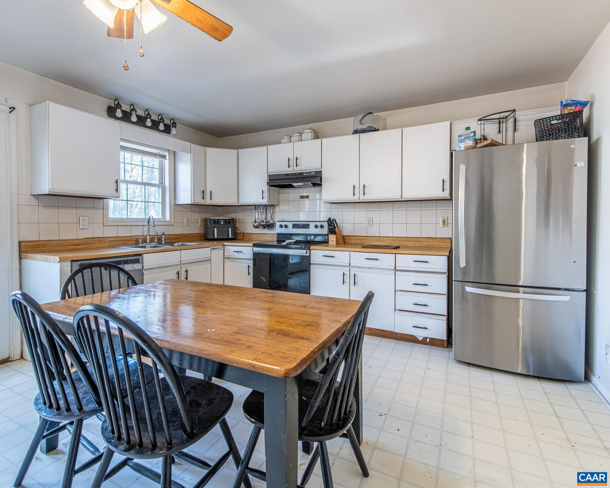 LAKE MONTICELLO - Residential