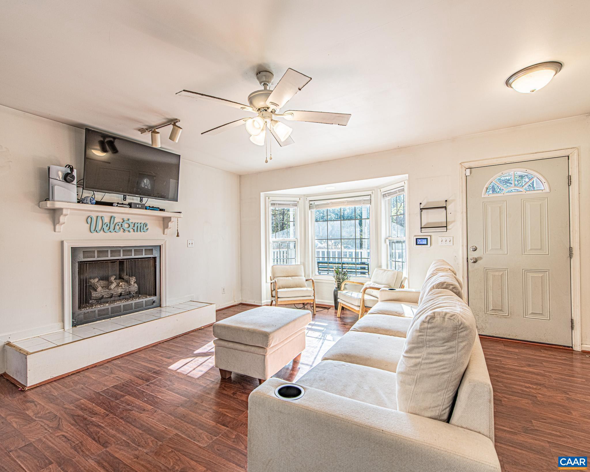 LAKE MONTICELLO - Residential