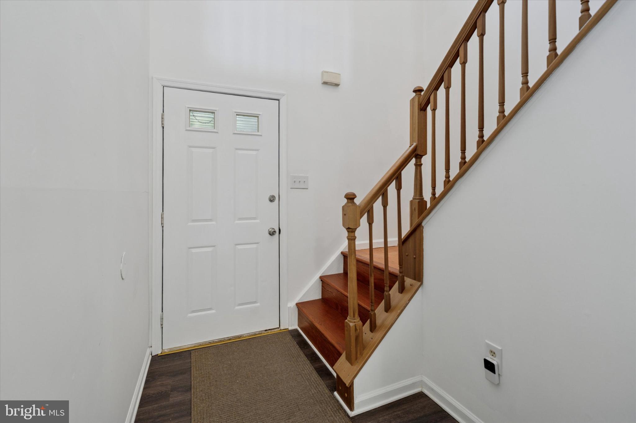 208 PARKVIEW DRIVE