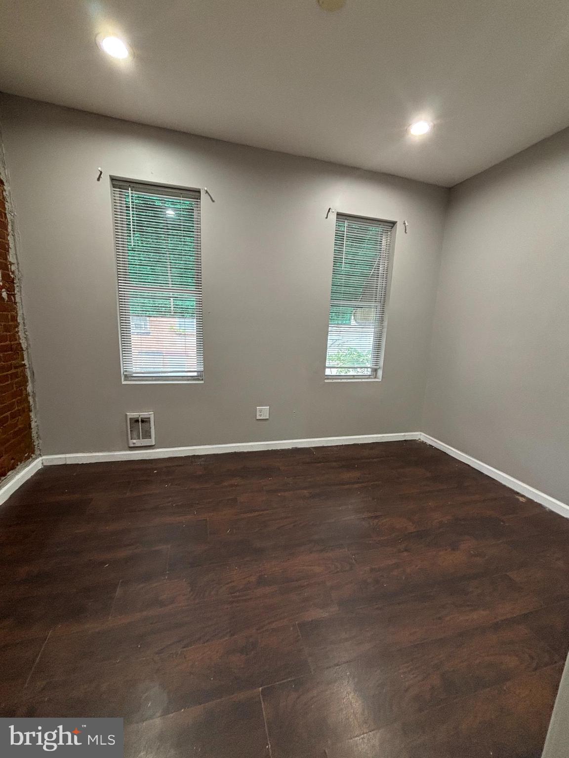 KENSINGTON - Residential