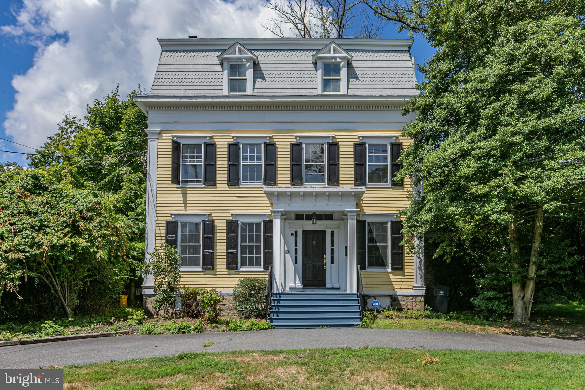 2805 MAIN STREET
