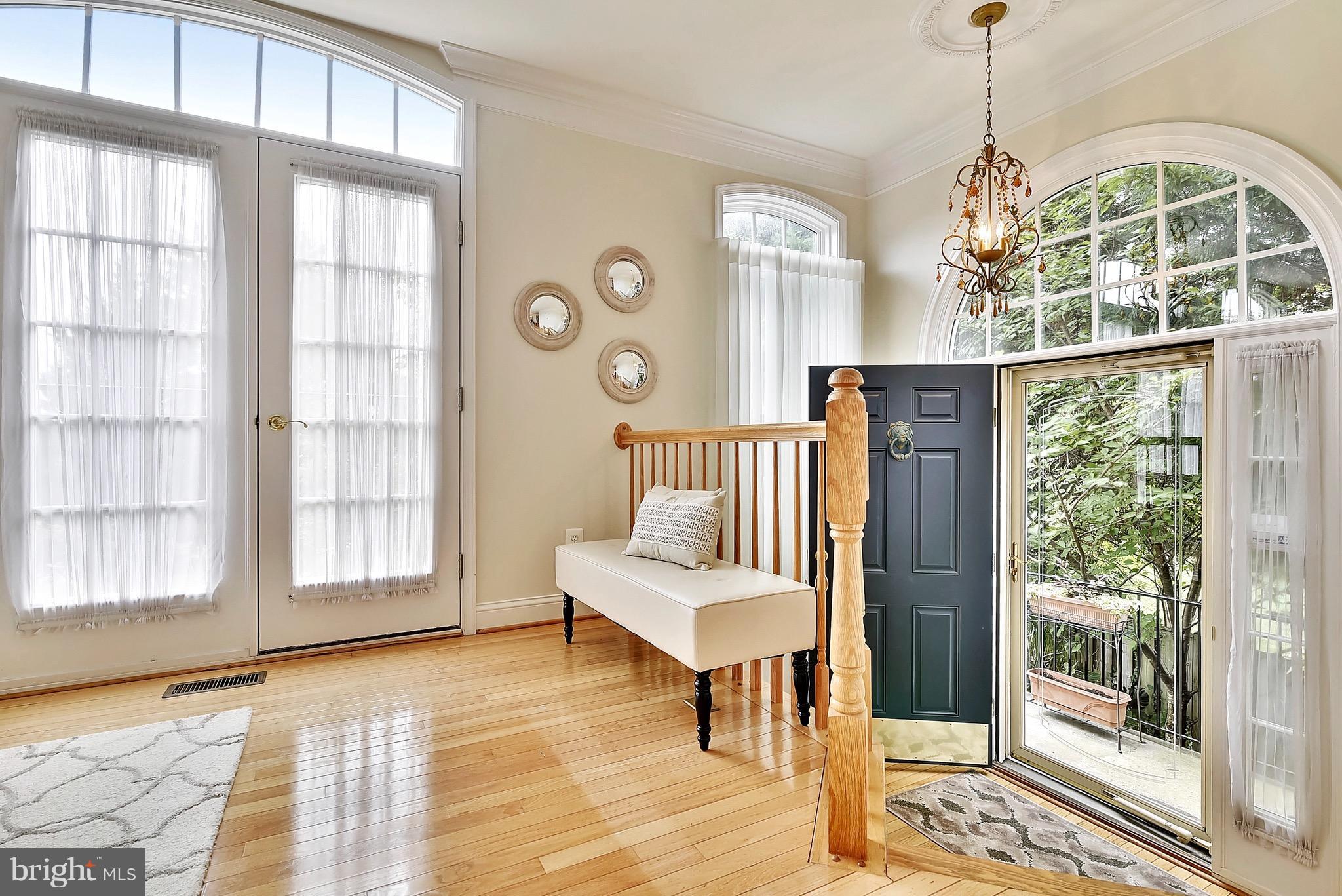 GOVERNORS HILL - Residential