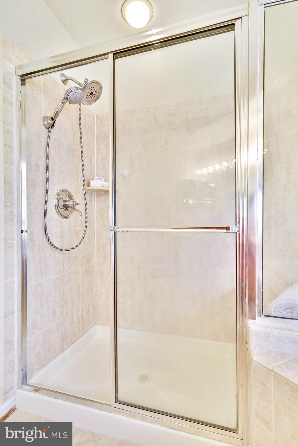 GOVERNORS HILL - Residential