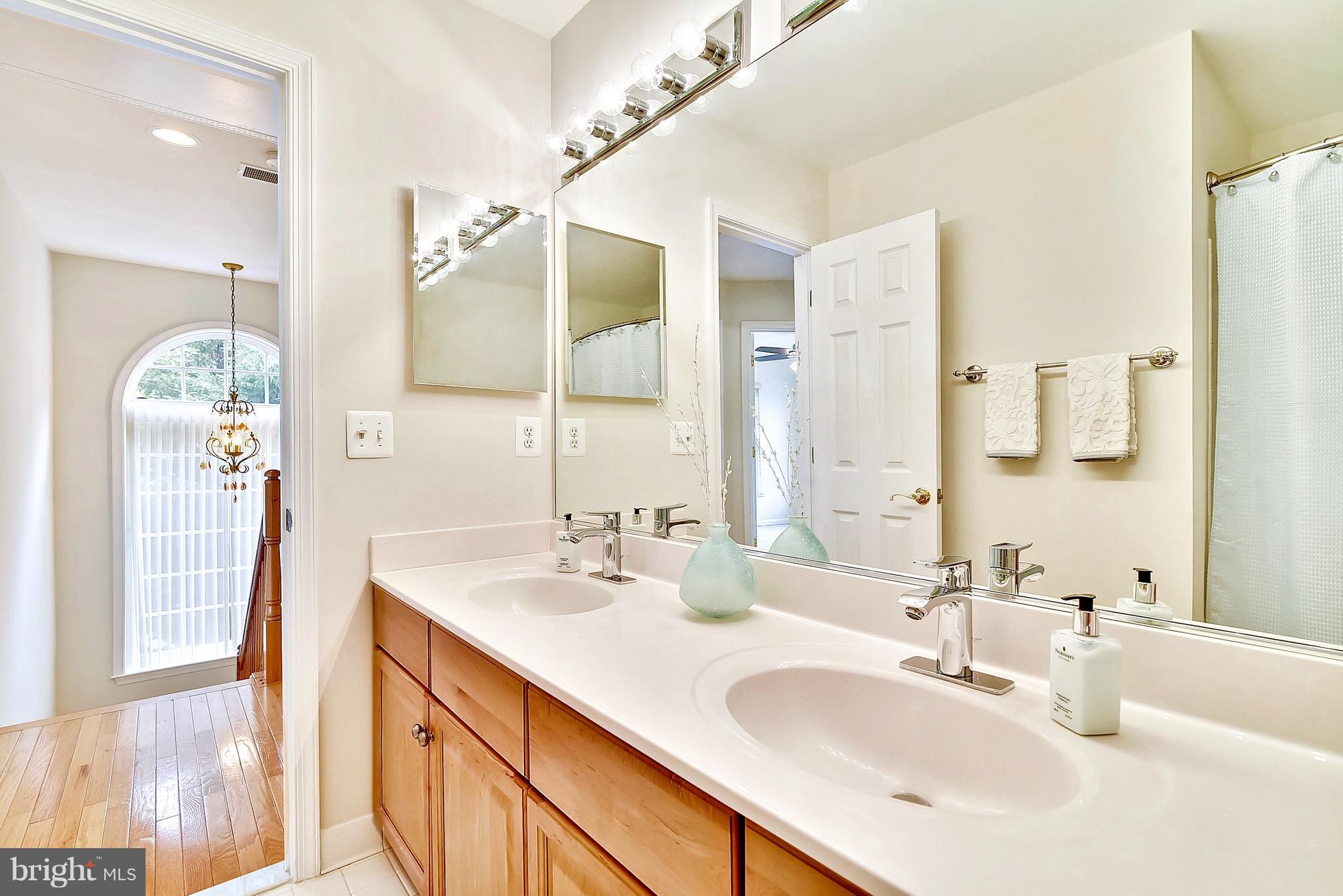 GOVERNORS HILL - Residential