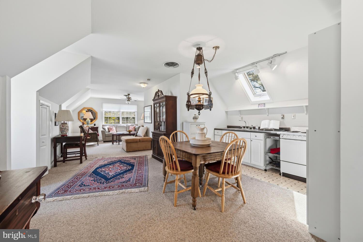 BENTLEY HAY - Residential