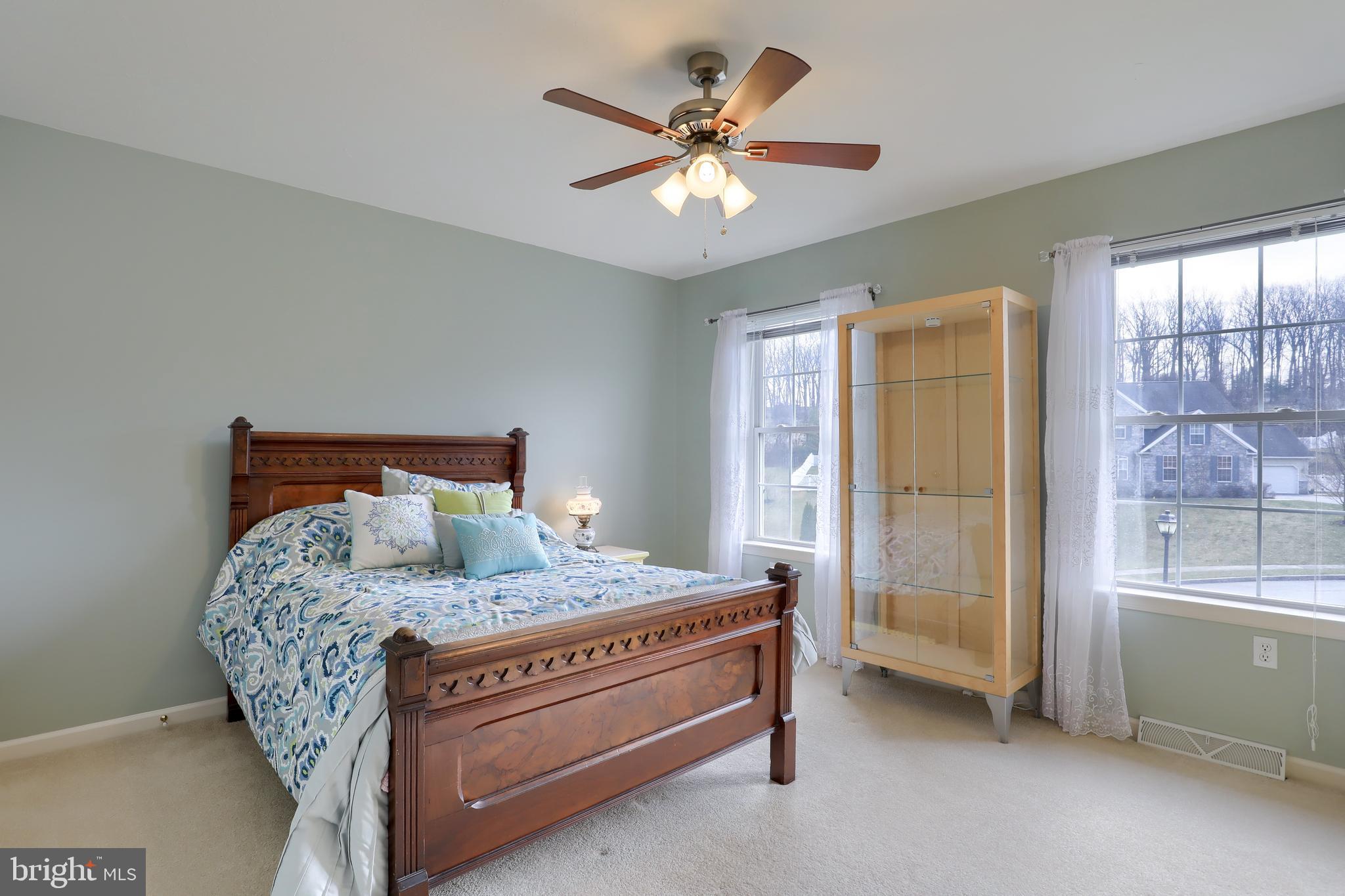 FIELDSTONE MANOR - Residential