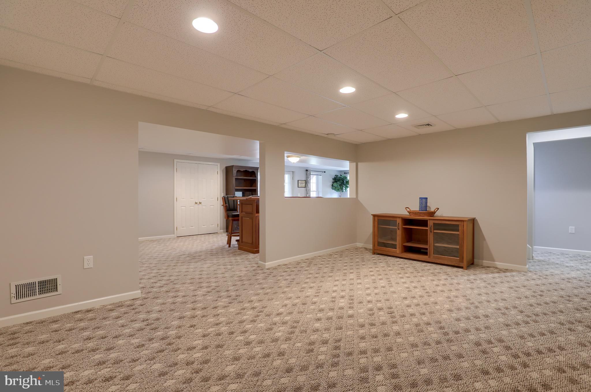 FIELDSTONE MANOR - Residential