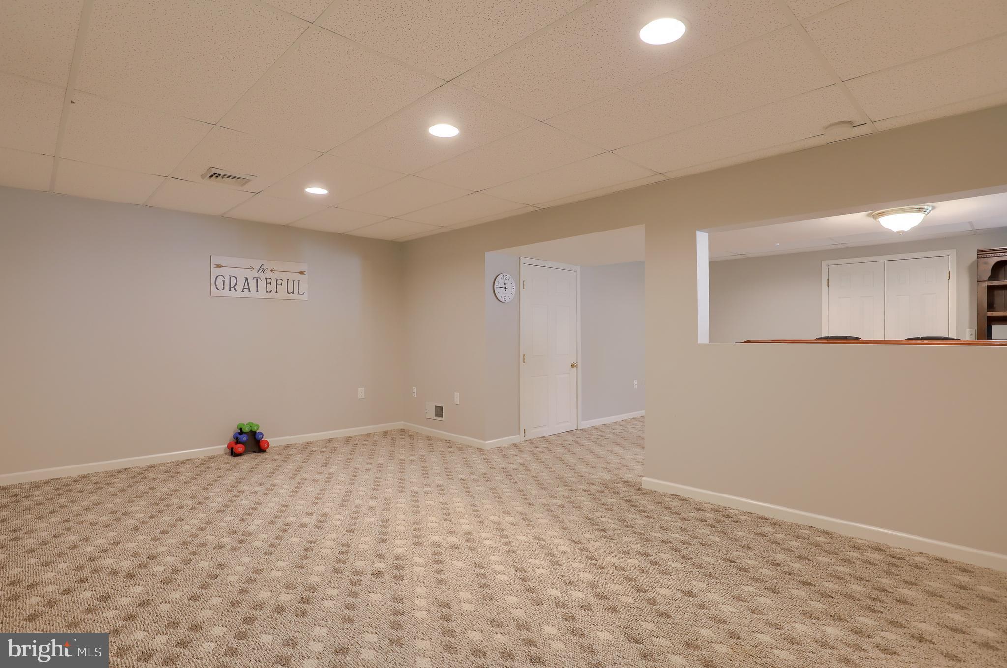 FIELDSTONE MANOR - Residential