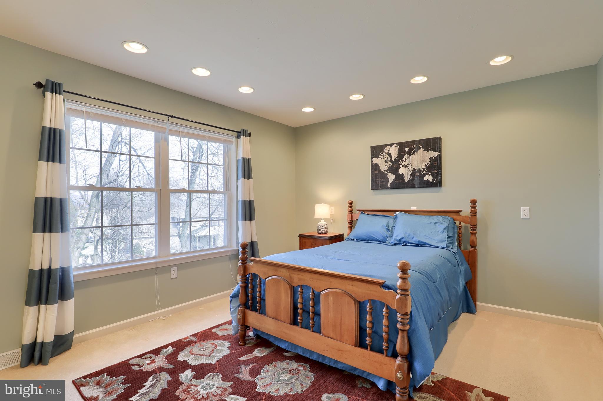 FIELDSTONE MANOR - Residential