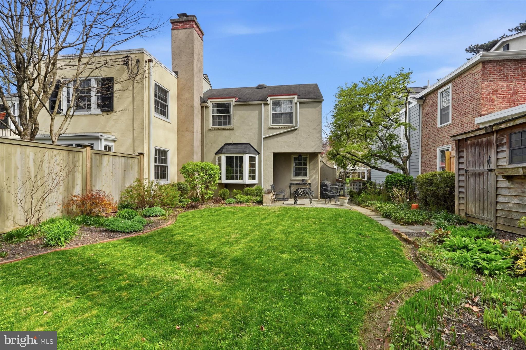 CHESTNUT HILL - Residential