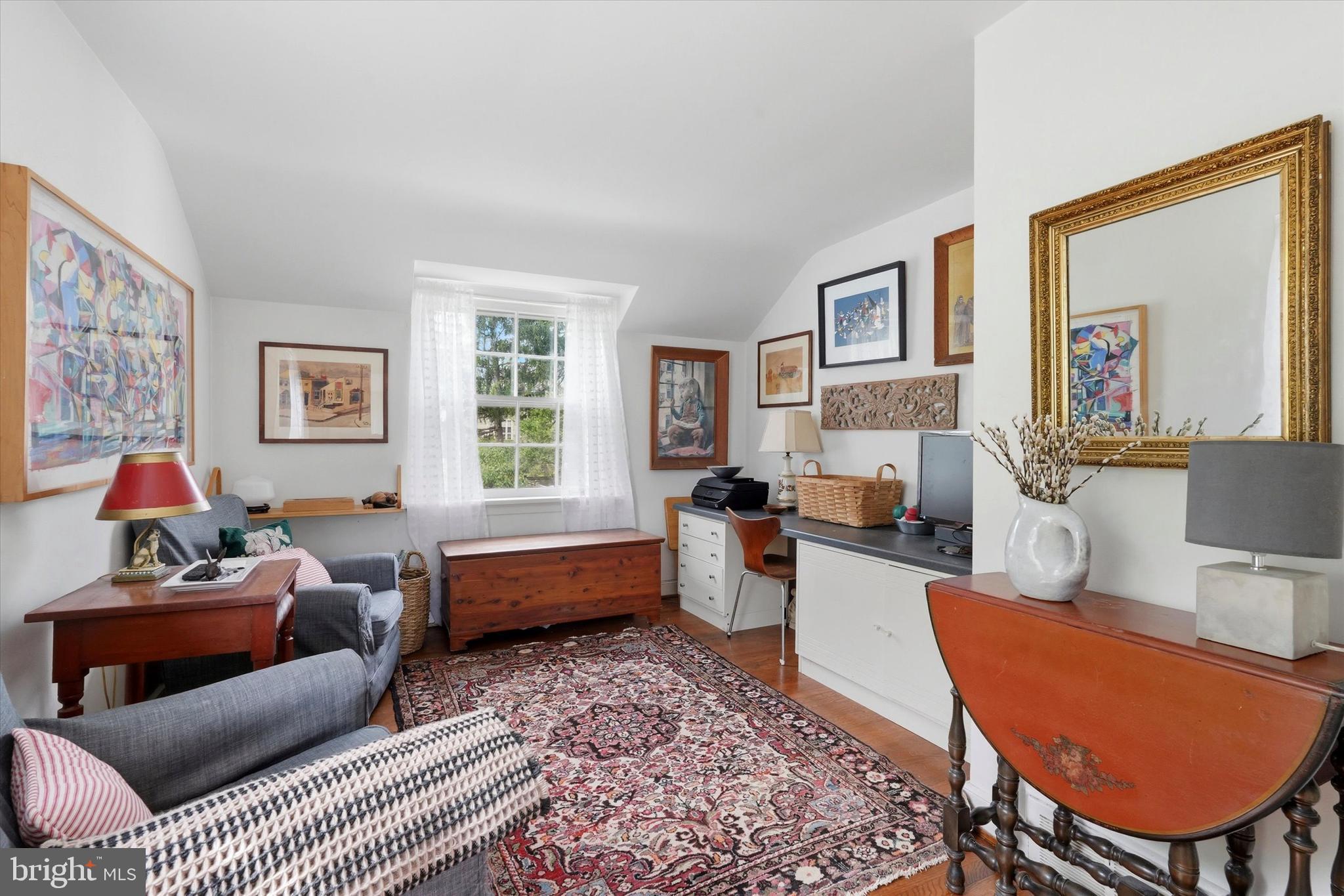 CHESTNUT HILL - Residential
