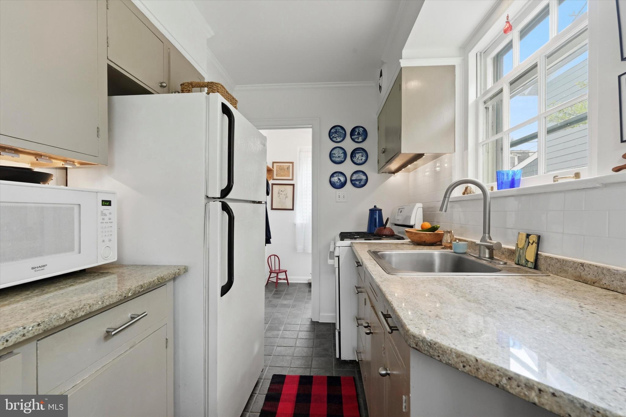 CHESTNUT HILL - Residential