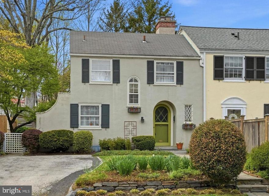 The perfect “Top of the Hill” pied-à-terre is ready to welcome its next owner! This charming 2-bedroom, 1.5-bath Chestnut Hill twin is a true jewel box—ideal for those who appreciate a beautiful garden, off-street parking, and want a walk to everything location.
With just over 1,000 square feet, this bright and sun-filled residence offers an inviting living room featuring a bay window, fireplace, and built-in bookshelves, along with direct access to a peaceful back terrace. The delightful kitchen includes a cozy pantry and connects to a side yard through a convenient mudroom entry.
Up a distinctive curved staircase, the second floor hosts two comfortable bedrooms and a full bathroom with tasteful updates, including a newer tile floor and vanity.
The basement provides ample storage space and houses the washer and dryer for added convenience.
Step outside and discover a truly magical, private fenced garden—an absolute dream for gardening enthusiasts and a serene escape from the everyday.
Additional highlights include central air, off-street driveway parking, and beautiful hardwood floors throughout.
With endless potential to enhance or expand, this special home is full of opportunity and charm in a perfect location.