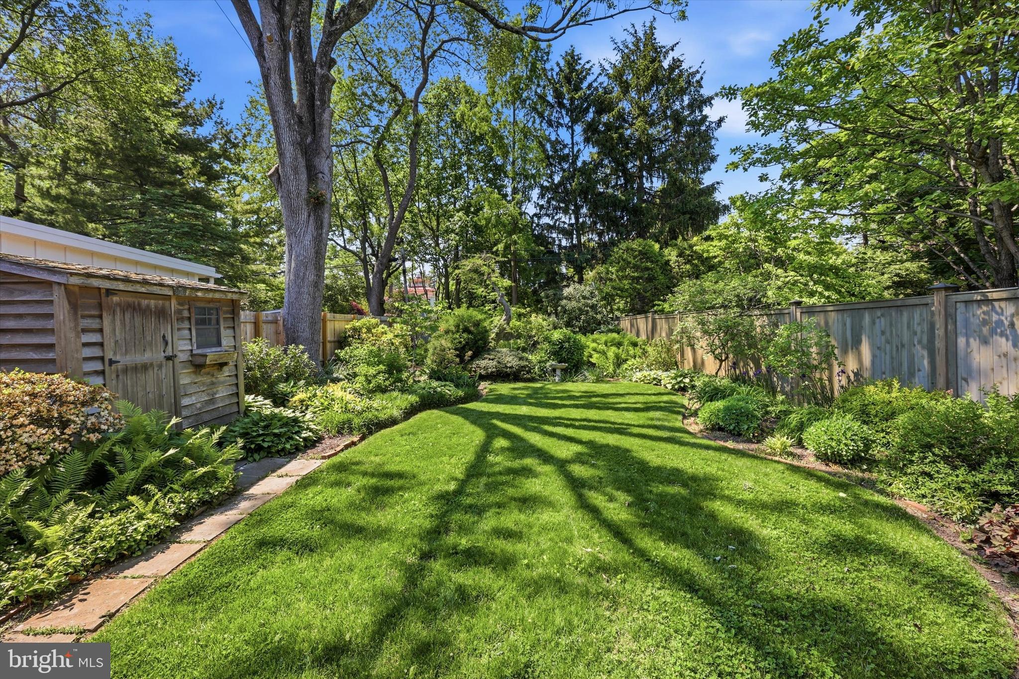 CHESTNUT HILL - Residential