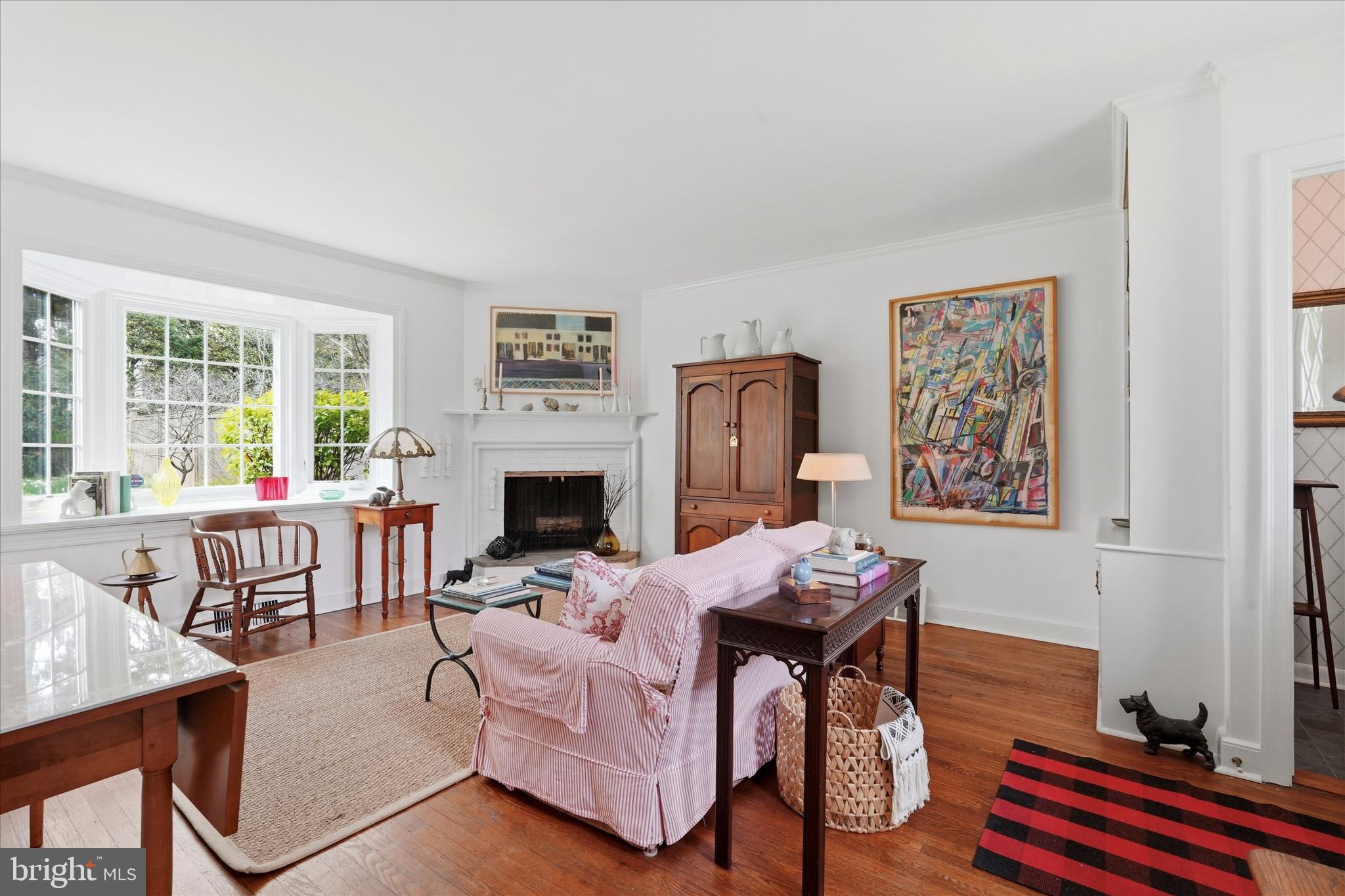 233 E EVERGREEN AVENUE