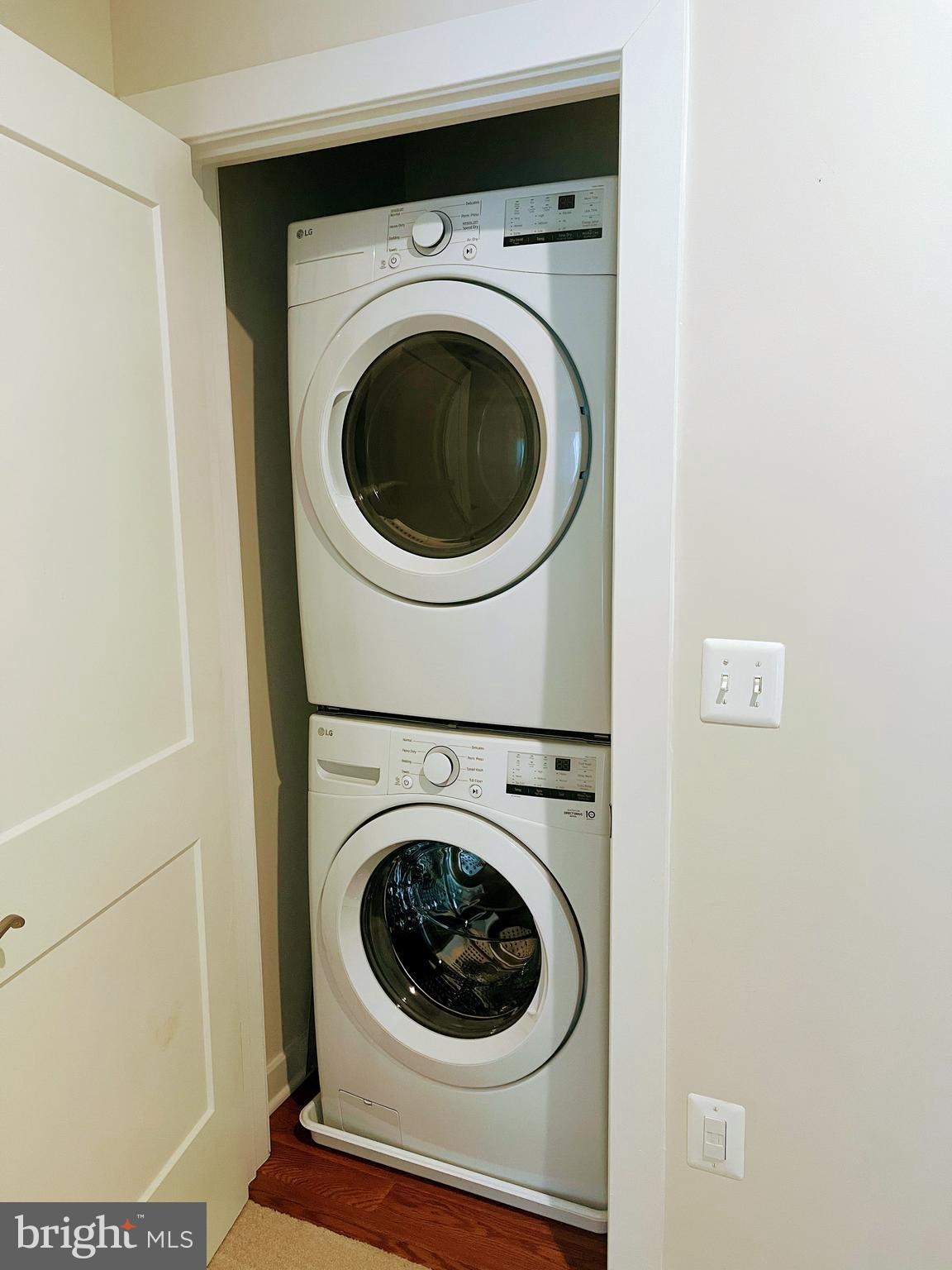 ASHBROOK - Residential Lease