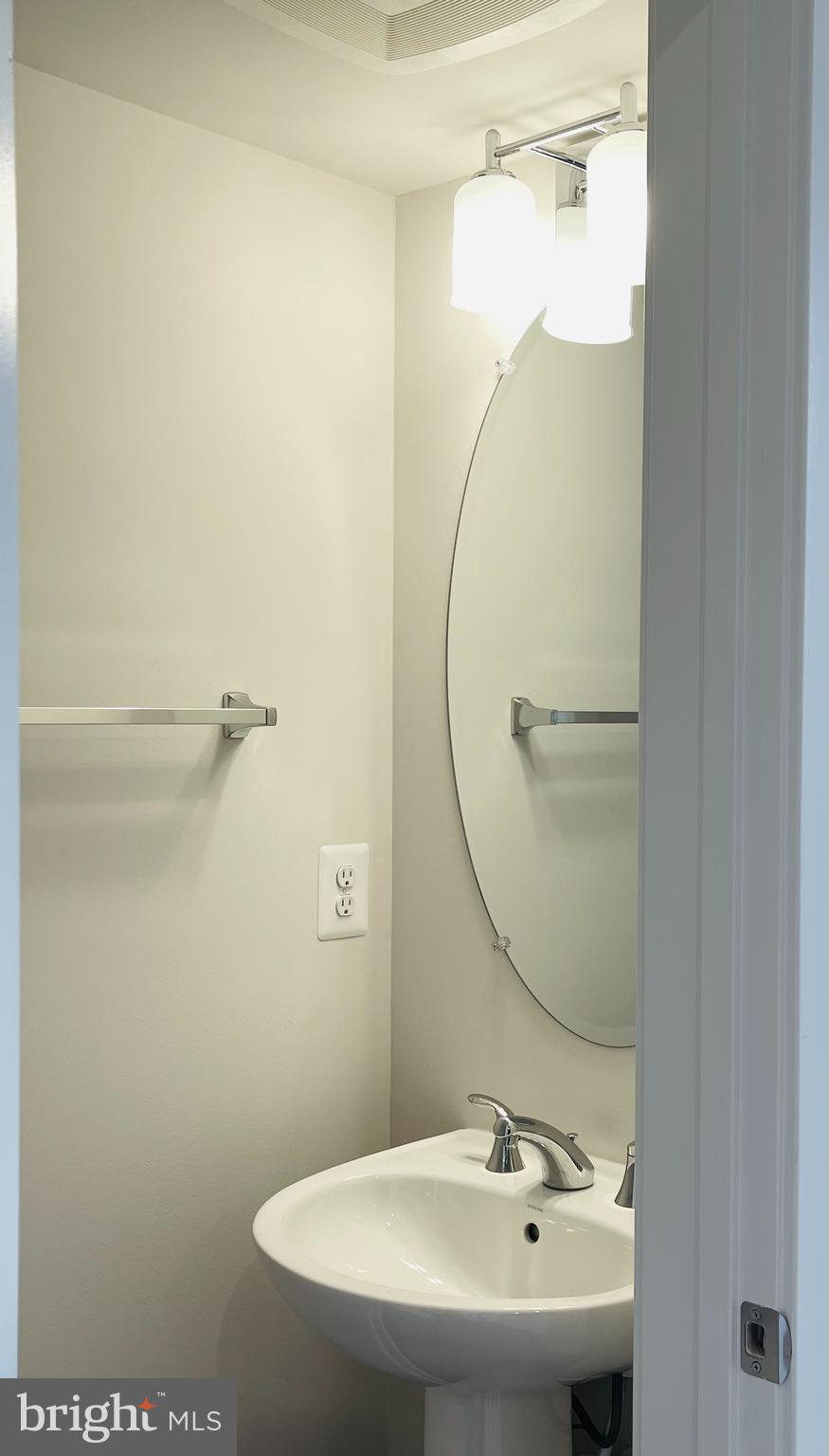 ASHBROOK - Residential Lease