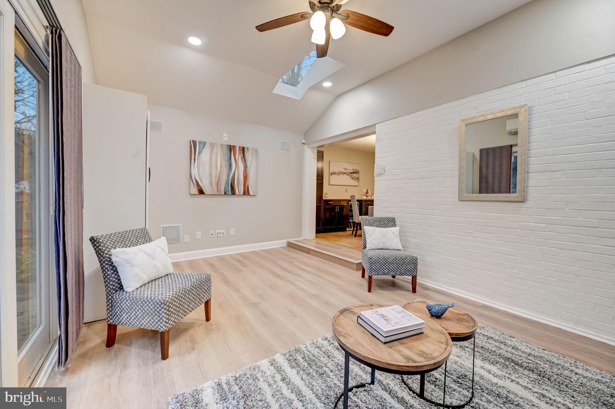 ROLLING VALLEY - Residential