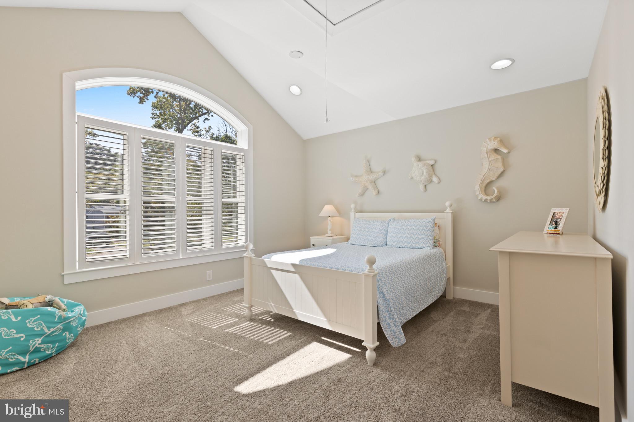 MAGOTHY BEACH - Residential