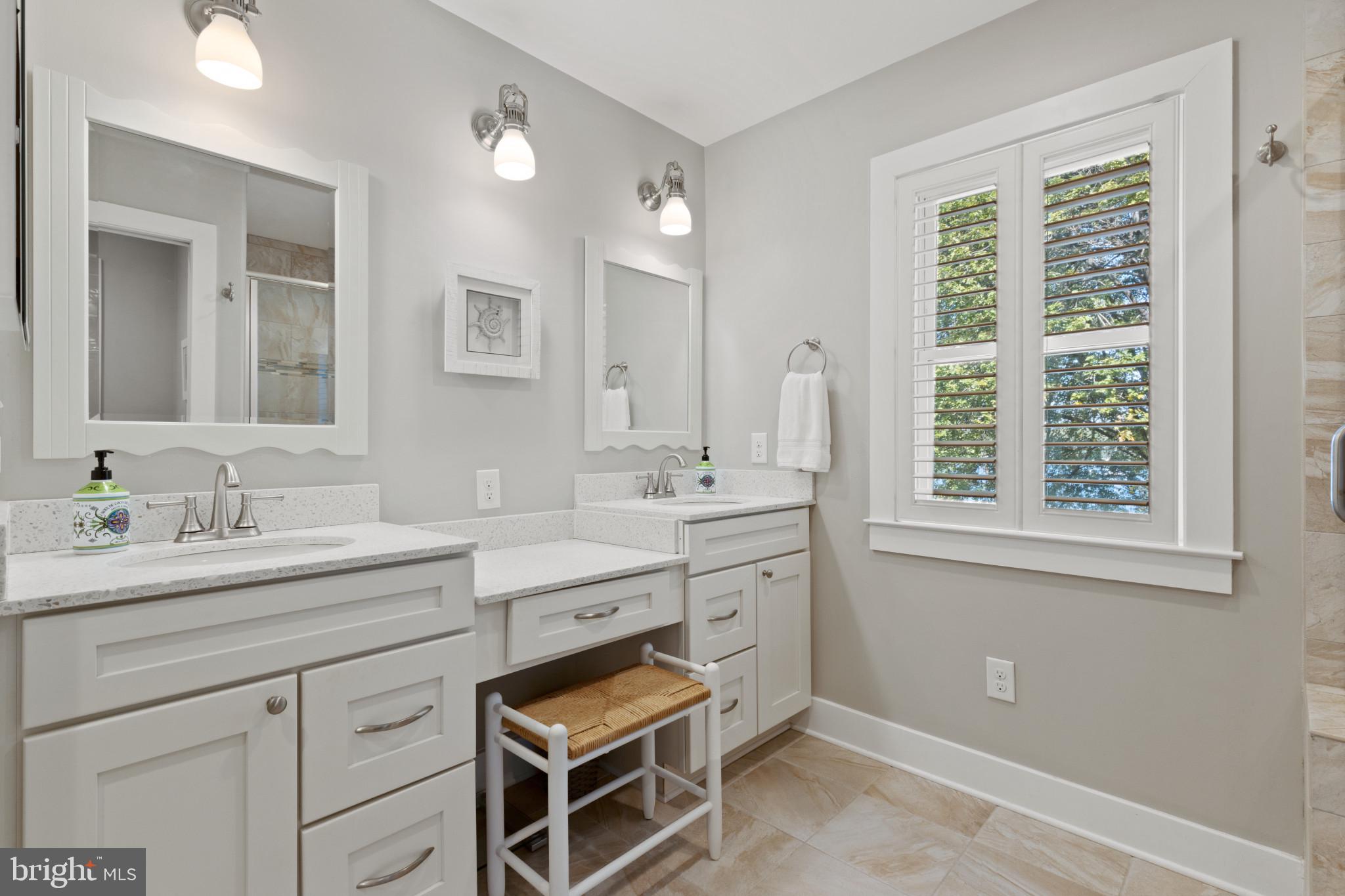 MAGOTHY BEACH - Residential