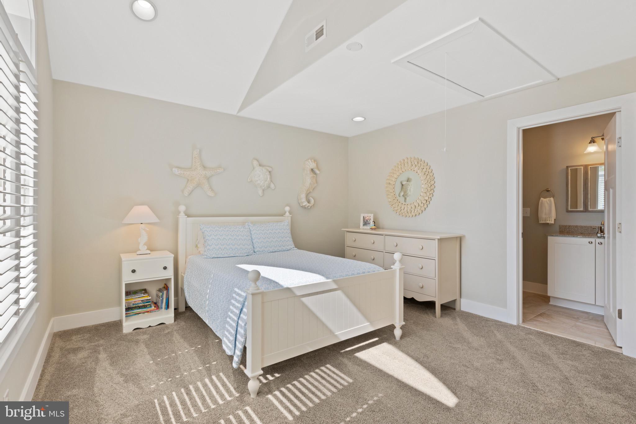 MAGOTHY BEACH - Residential