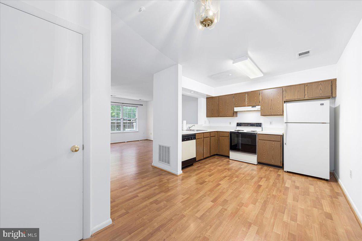 WOODFIELD AT MANCHESTER - Residential