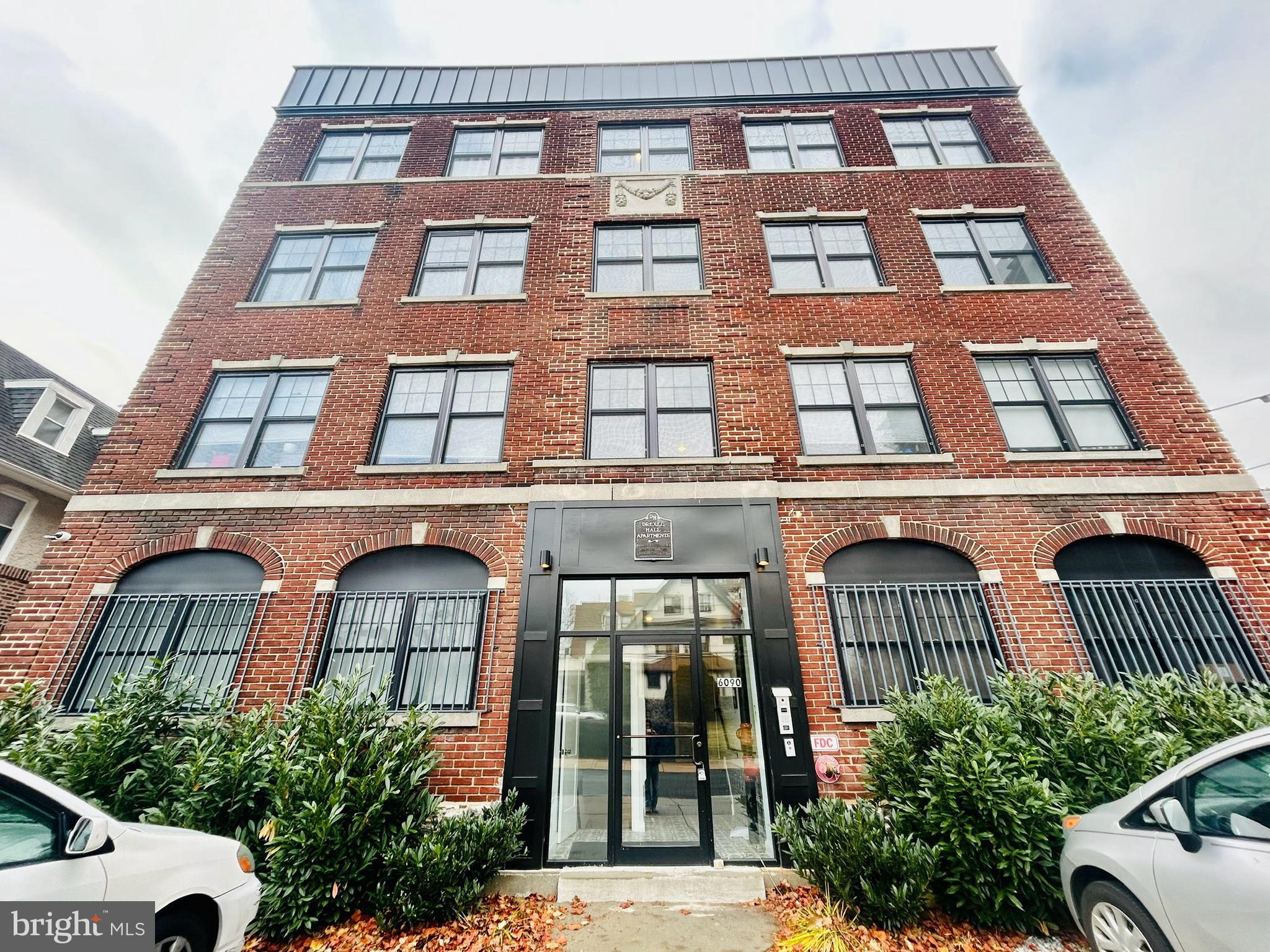 Welcome home to Drexel Arms, featuring rarely offered NEWER CONSTRUCTION! 3 and 4 bedroom apartments built in a beautiful brick building walking distance from campus. These units feature hardwoord floors, beautiful fully equipped kitchens, luxurious bathrooms, and so much more! Your family and friends will definitely be impressed by your new home (parent-approved!). Gather your roommates and contact us today for your chance to live in these beautiful newer apartments! Photos of similar units.