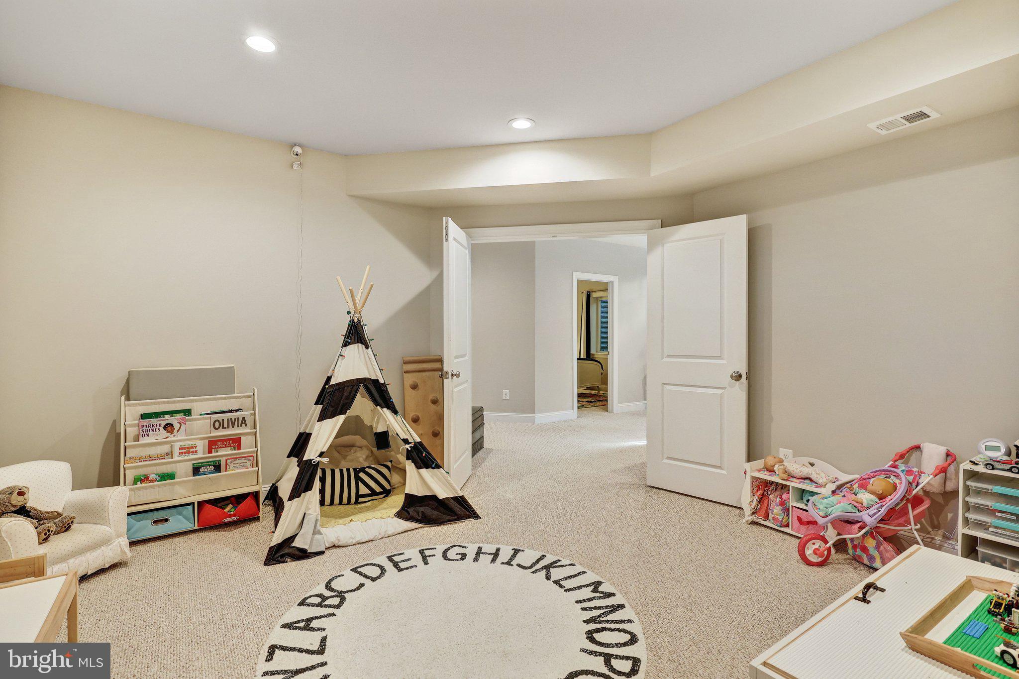 HOLLIN HALL VILLAGE - Residential