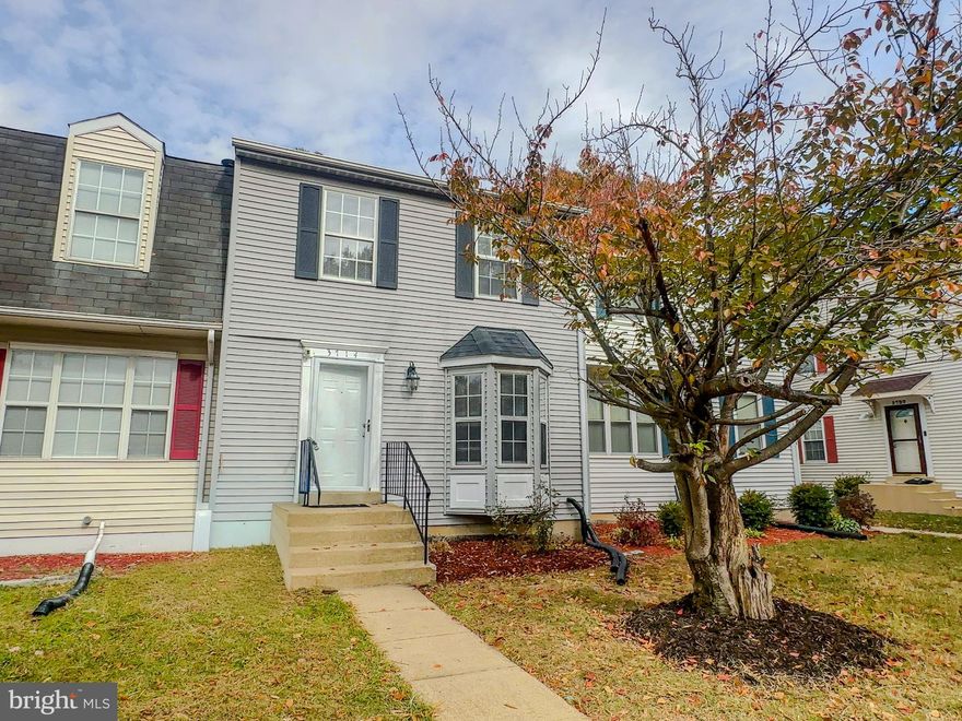 This charming townhome features three spacious bedrooms, perfect for families or anyone seeking extra space and comfort. Ideally located near major highways and transit options, commuting is quick and convenient. You’ll also love the proximity to popular malls, shopping centers, and restaurants—offering endless choices for dining, entertainment, and everyday needs.