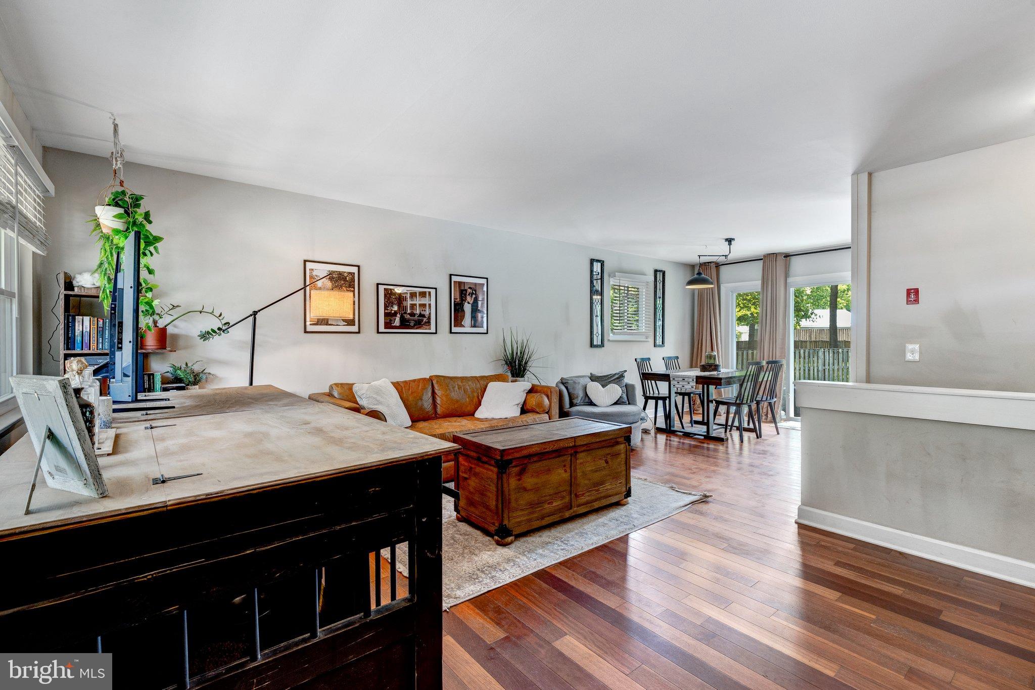 1519 MANOR VIEW ROAD