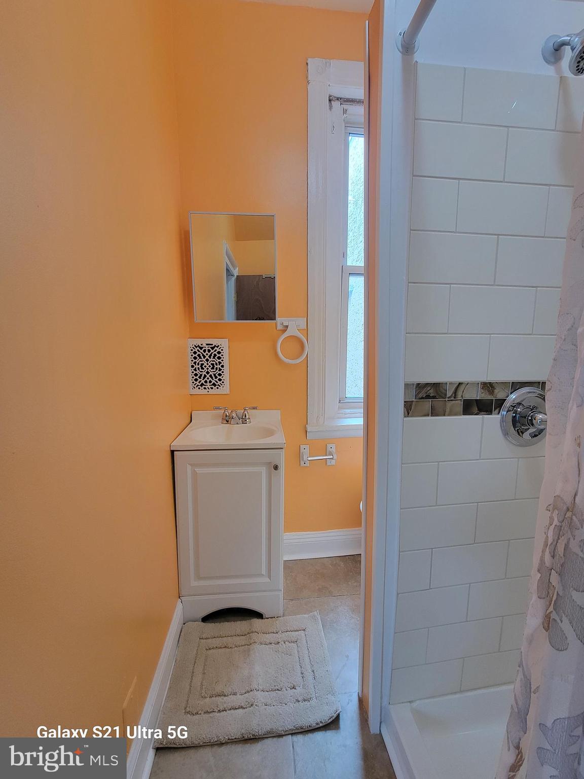 UNIVERSITY CITY - Residential Lease